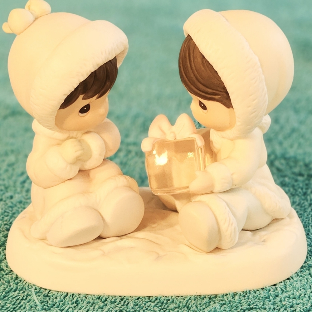 Precious Moments-"I only have ice for you"